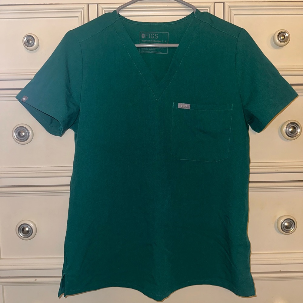 FIGS Hunter Green Slim Catarina One-Pocket Scrub Top